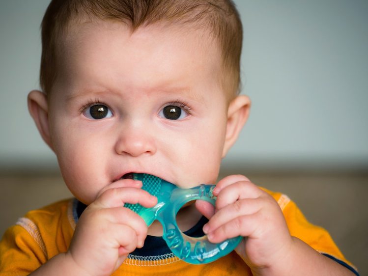 kids put toys in mouth infection in hindi